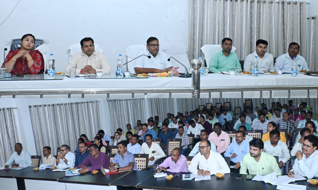 आरआई, पटवारी बैठक