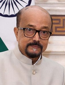 Ramen_Deka_with_President_Murmu_(cropped)