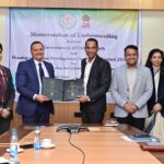 आवास और बुनियादी ढांचा विकास के लिए एम.ओ.यू. पर हस्ताक्षर।