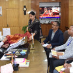 राज्यपाल रमेन डेका ने कोसा वस्त्रों के नवाचार और बुनकरों के आर्थिक सशक्तिकरण पर दिया जोर…..