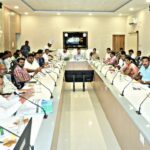 सॉलिड वेस्ट मेनेजमेंट में जनप्रतिनिधियों की भूमिका एवं दायित्व पर उन्हें दिया गया प्रजेन्टेशन, उद्योग मंत्री लखनलाल देवांगन की रही गरिमामयी उपस्थिति एवं महापौर रहे उपस्थित….