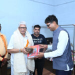 सेवा, सुशासन और जनकल्याण के 12 वर्ष: वित्त मंत्री ओ.पी. चौधरी ने प्रबुद्धजनों से किया संवाद, विशेष जनसंपर्क अभियान के तहत वरिष्ठ नागरिकों, शिक्षाविद् एवं अधिवक्ता का किया सम्मान….